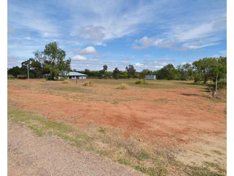 55 Estate Avenue, Toll QLD 4820