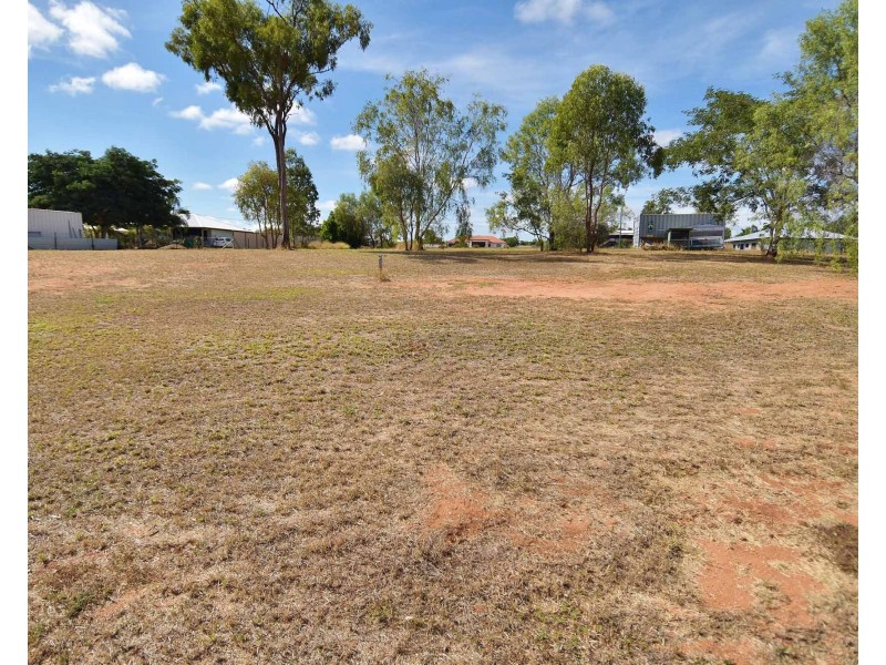 55 Estate Avenue, Toll QLD 4820