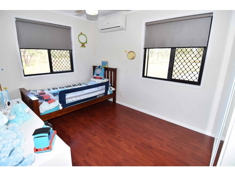 276 Sandy Creek Road, Southern Cross QLD 4820