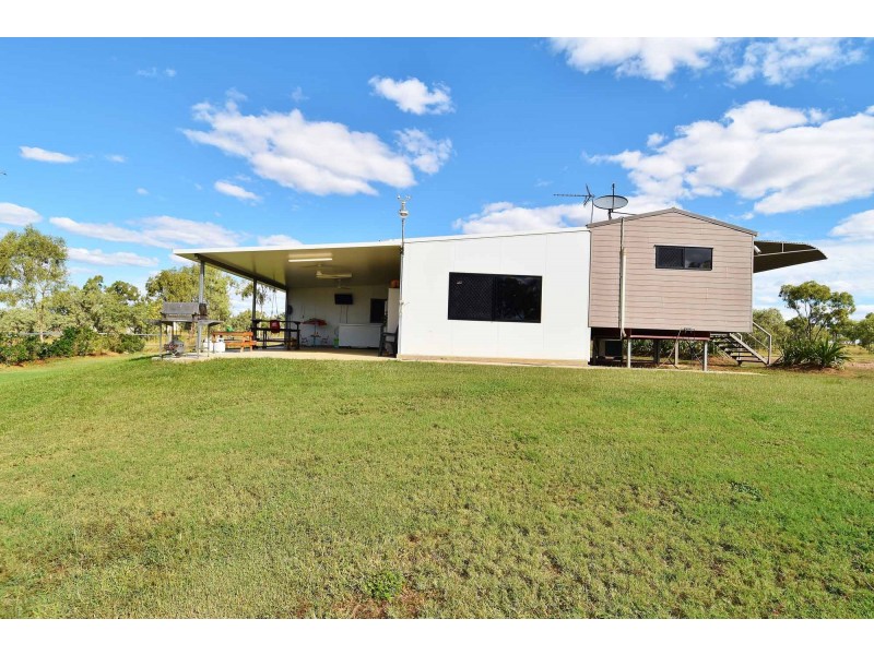 276 Sandy Creek Road, Southern Cross QLD 4820