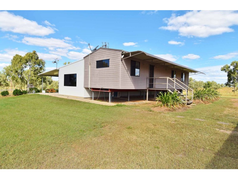 276 Sandy Creek Road, Southern Cross QLD 4820