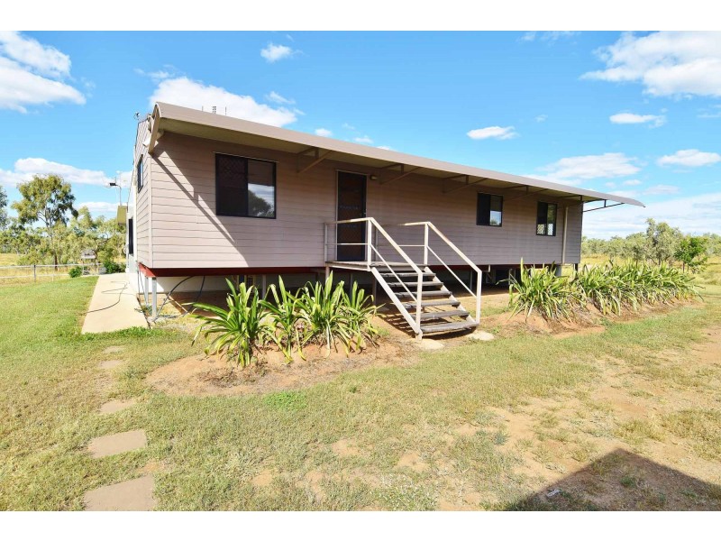 276 Sandy Creek Road, Southern Cross QLD 4820