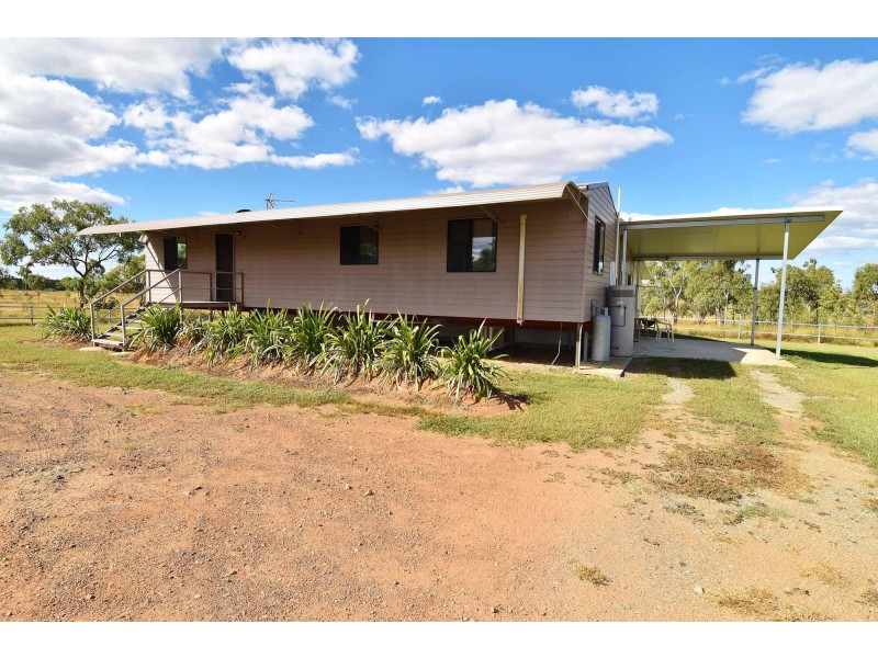 276 Sandy Creek Road, Southern Cross QLD 4820