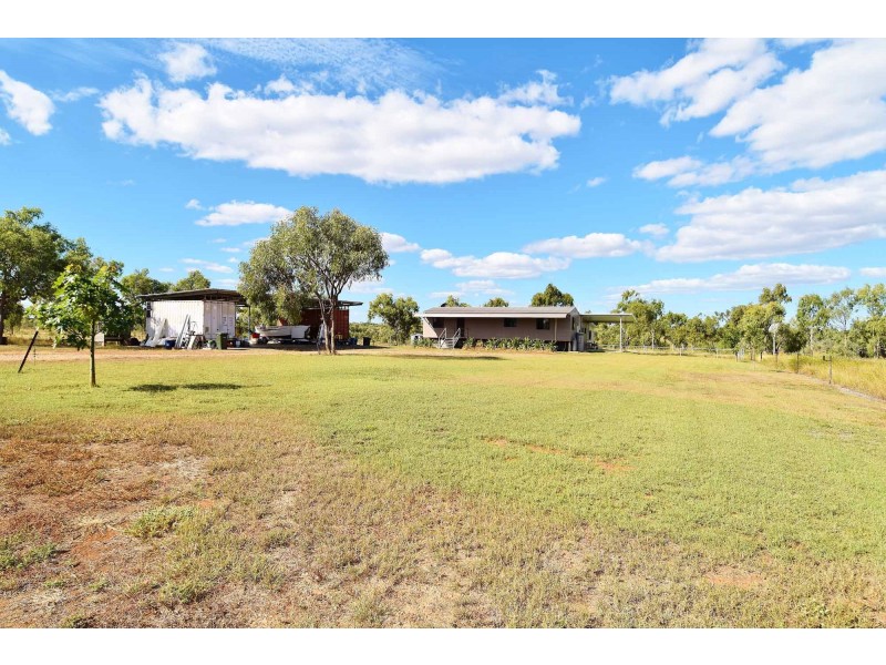 276 Sandy Creek Road, Southern Cross QLD 4820