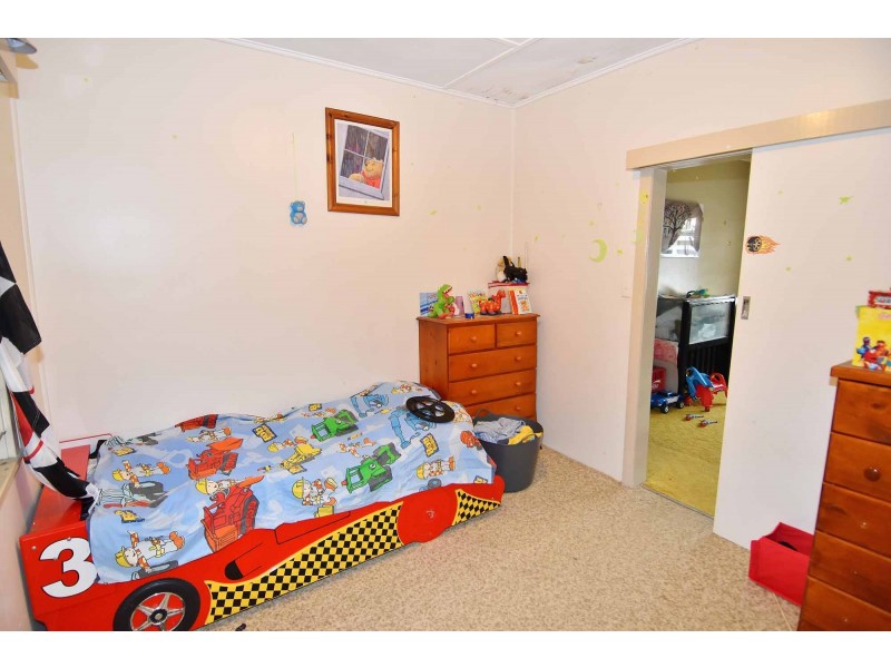 27 York Street, Queenton QLD 4820
