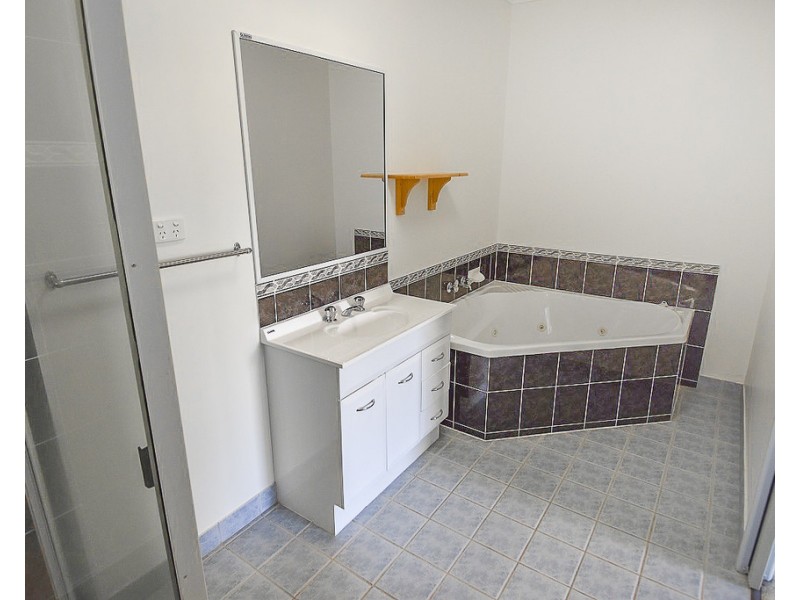 24 Gordon Street, Richmond Hill QLD 4820