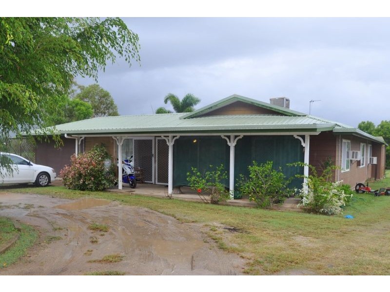 27 Racecourse Road, Richmond Hill QLD 4820