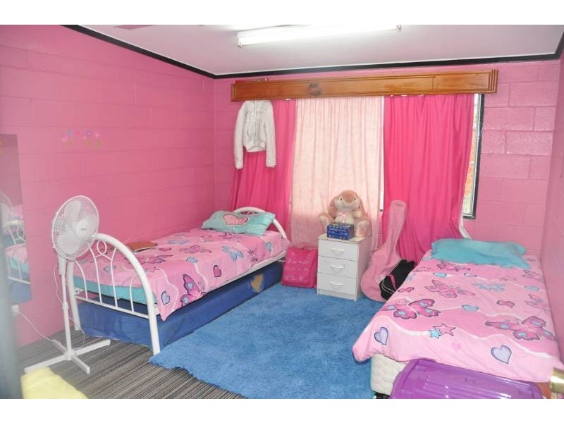 27 Racecourse Road, Richmond Hill QLD 4820