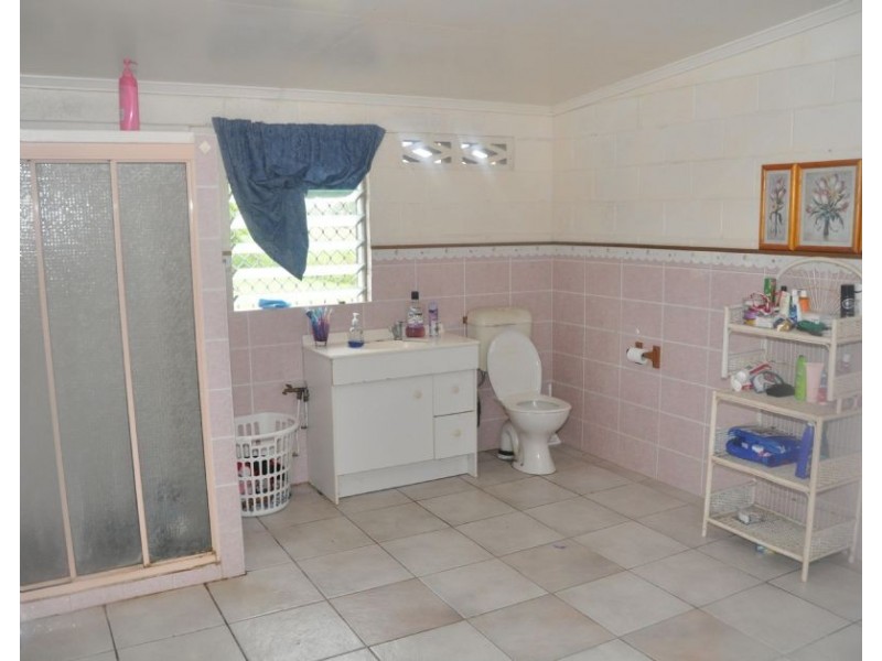 27 Racecourse Road, Richmond Hill QLD 4820