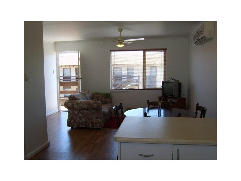 U18/17 Caroline Street, Glenelg North SA 5045