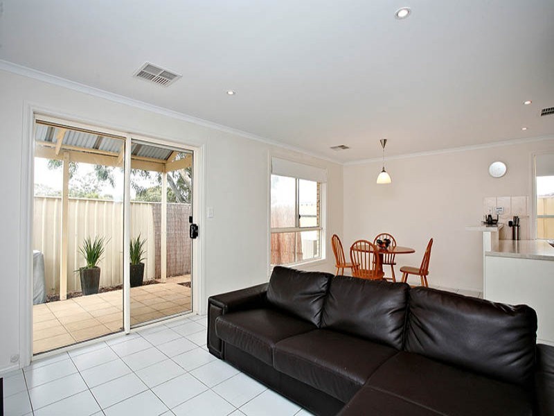 6 Francis Street, Happy Valley SA 5159