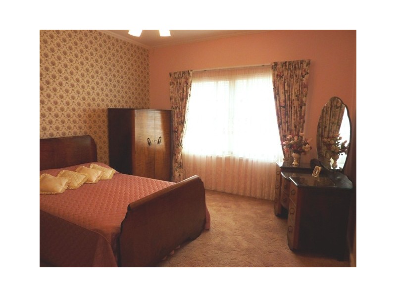 55 Avenue Road, Cumberland Park SA 5041