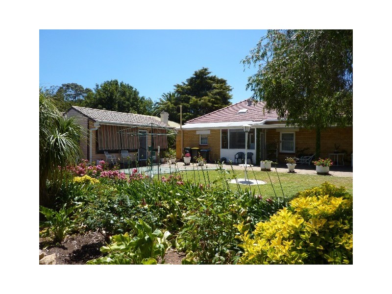 55 Avenue Road, Cumberland Park SA 5041