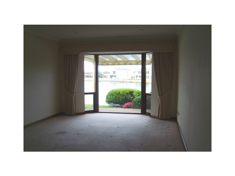 U5 74 Martin Court, West Lakes SA 5021
