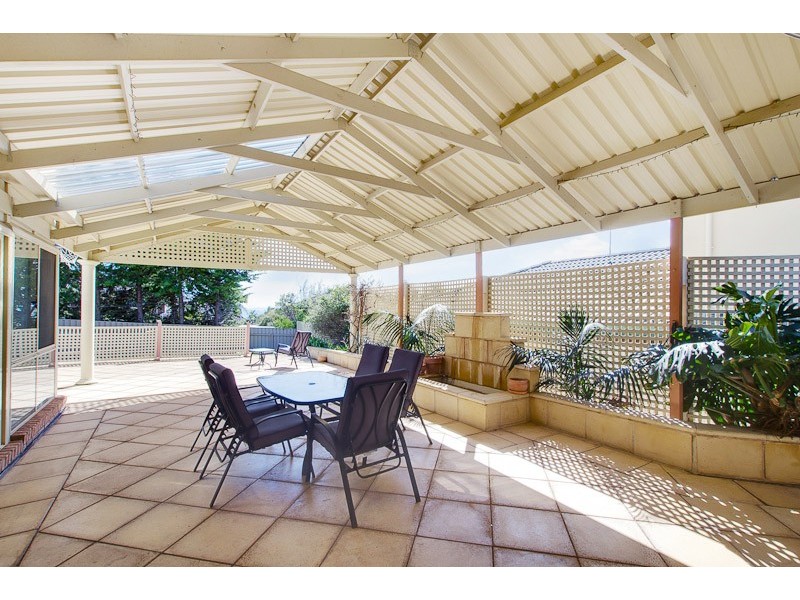 20 Ingleton Drive, Hallett Cove SA 5158