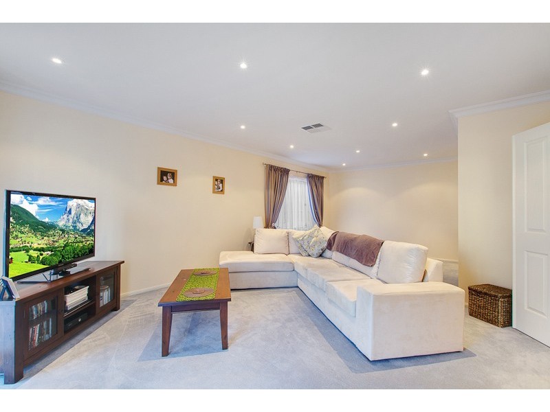 20 Ingleton Drive, Hallett Cove SA 5158