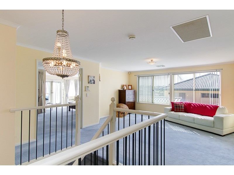 20 Ingleton Drive, Hallett Cove SA 5158