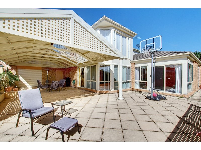 20 Ingleton Drive, Hallett Cove SA 5158