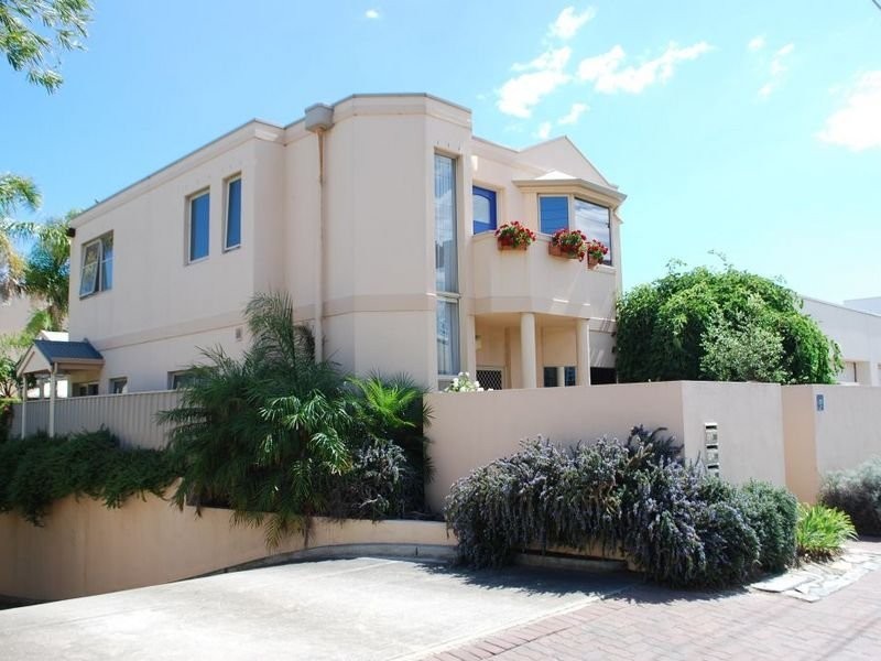 3/197 The Esplanade (entry via Seaview Road), Henley Beach SA 5022