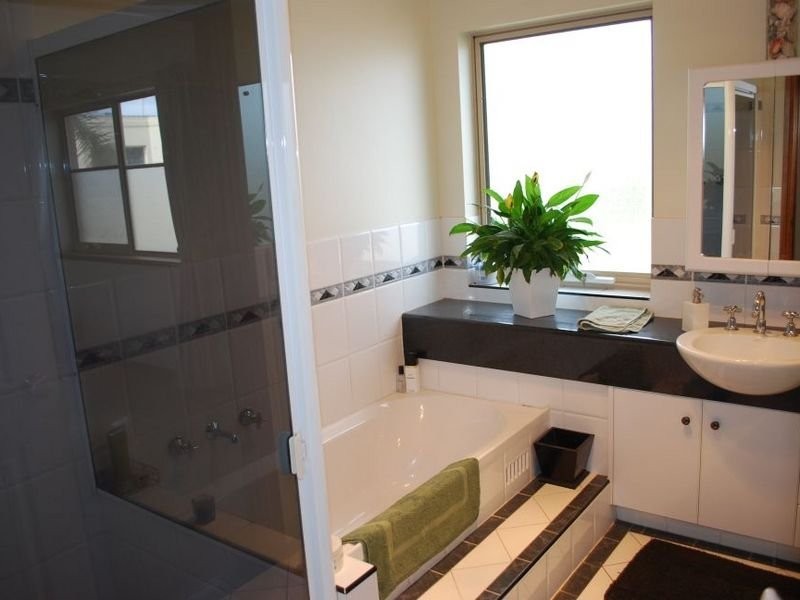 3/197 The Esplanade (entry via Seaview Road), Henley Beach SA 5022