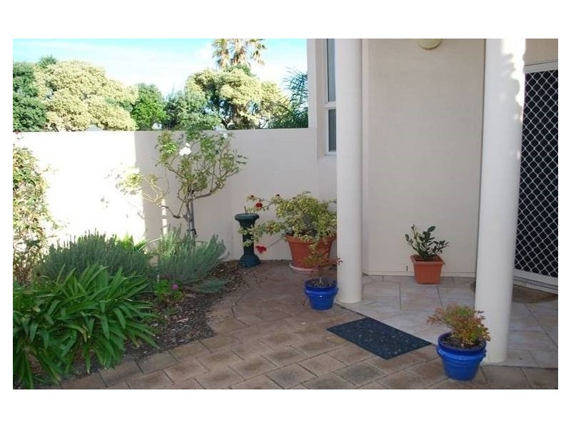 3/197 The Esplanade (entry via Seaview Road), Henley Beach SA 5022