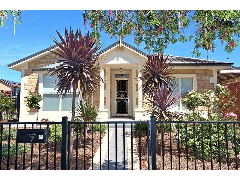 7 David Avenue, Glenelg North SA 5045
