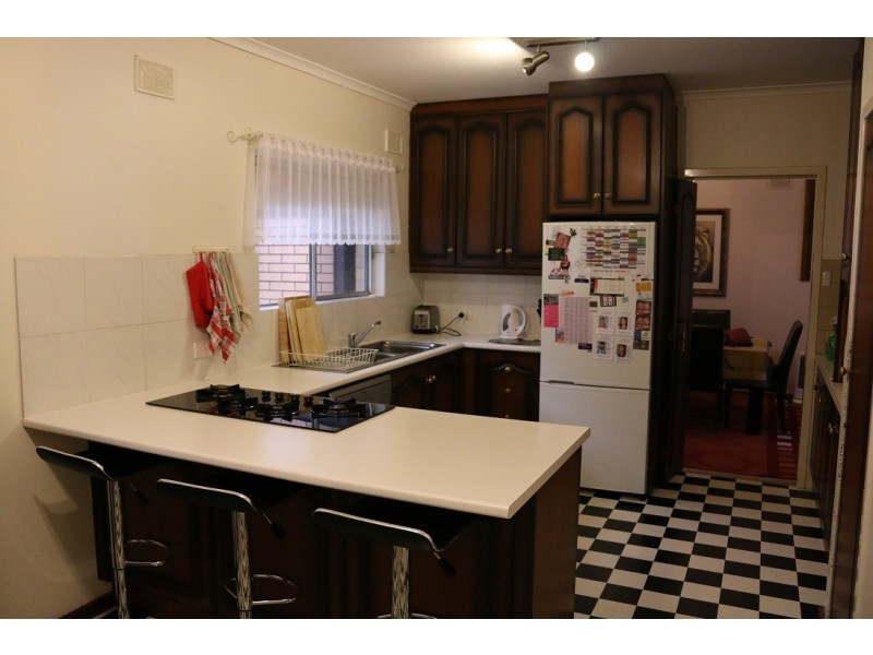 12 Silverdale Crescent, Bellevue Heights SA 5050