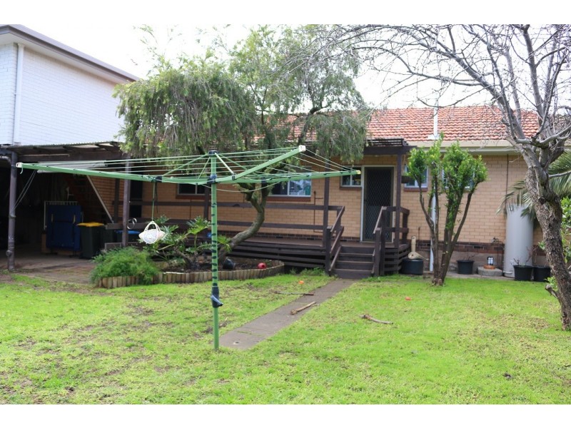 12 Silverdale Crescent, Bellevue Heights SA 5050