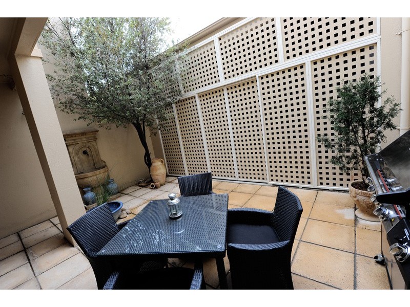 6/7 Torrens Square, Glenelg SA 5045