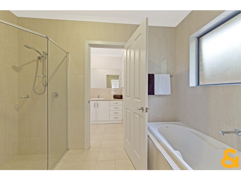 304B Oaklands Road, Park Holme SA 5043