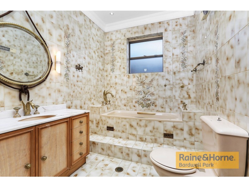 5 Larkhall Avenue, Earlwood NSW 2206