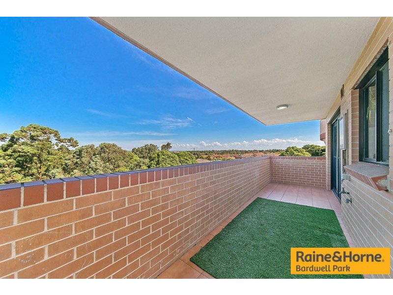 24/7-9 Cross Street, Bankstown NSW 2200