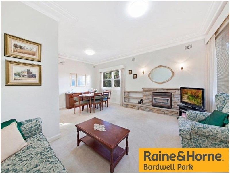 12 Bardwell Crescent, Earlwood NSW 2206