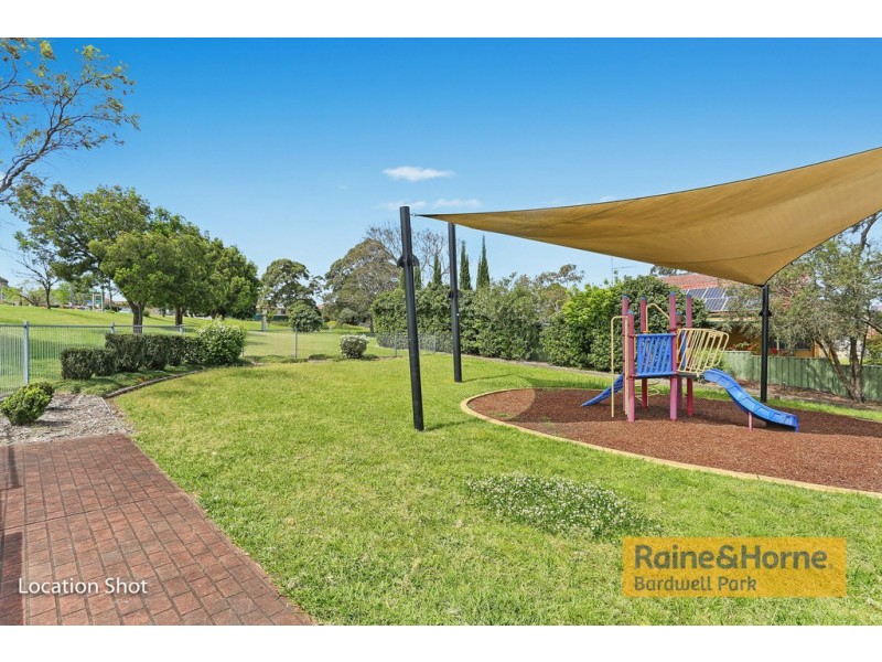 12 Bonds Road, Roselands NSW 2196