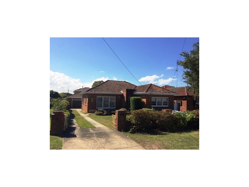 1 Banner Road, Kingsgrove NSW 2208