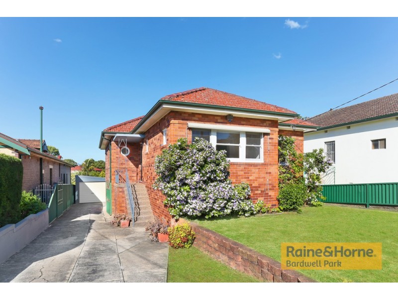 32 Prince Edward Avenue, Earlwood NSW 2206