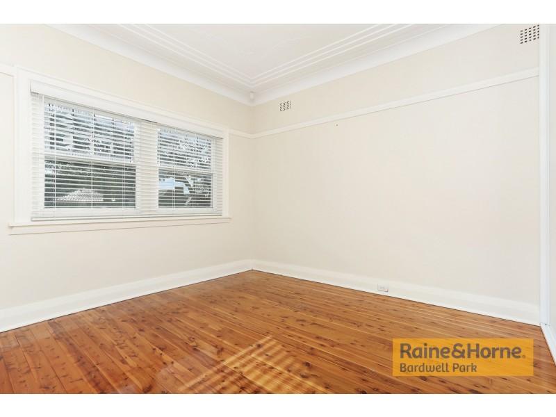 118 Caroline Street, Kingsgrove NSW 2208