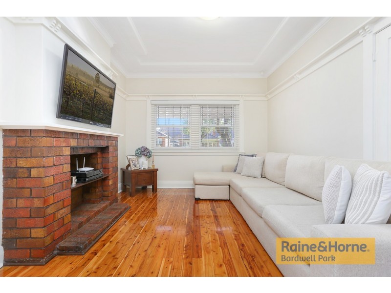 118 Caroline Street, Kingsgrove NSW 2208