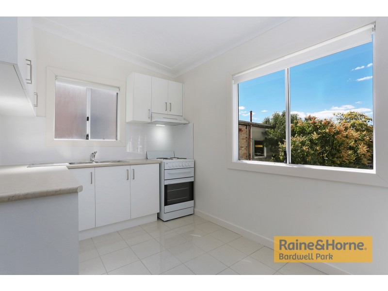 2/13 Crinan Street, Hurlstone Park NSW 2193