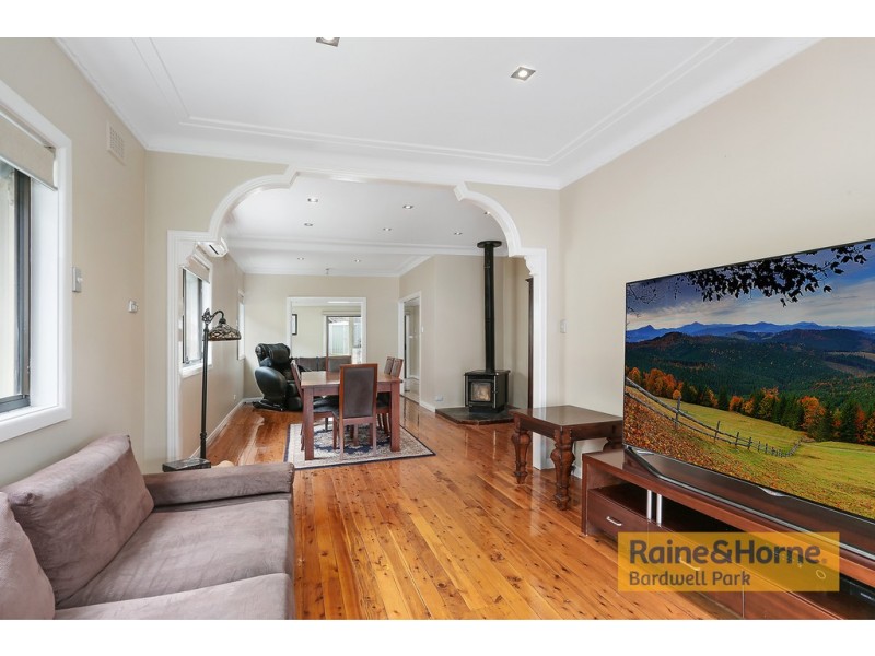 35 Glamis Street, Kingsgrove NSW 2208