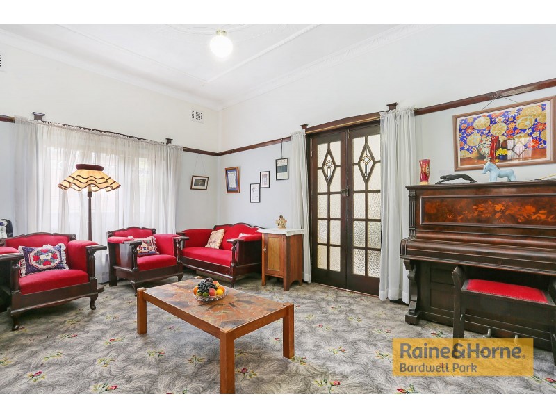 8 Fauna Street, Earlwood NSW 2206