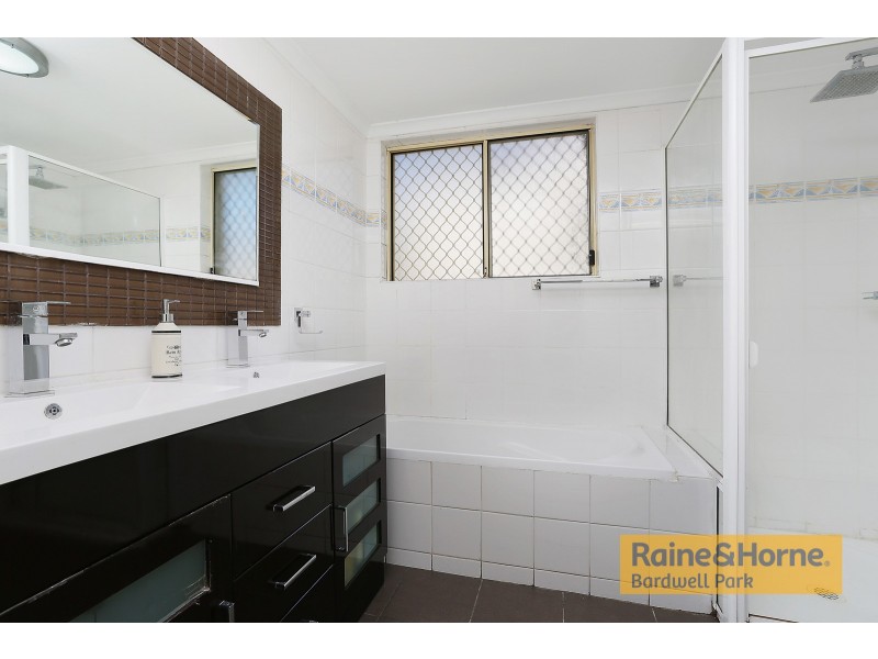 1/1 Hillview Street, Roselands NSW 2196