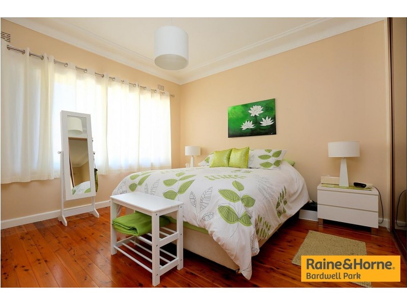 6 Usher Crescent, Sefton NSW 2162