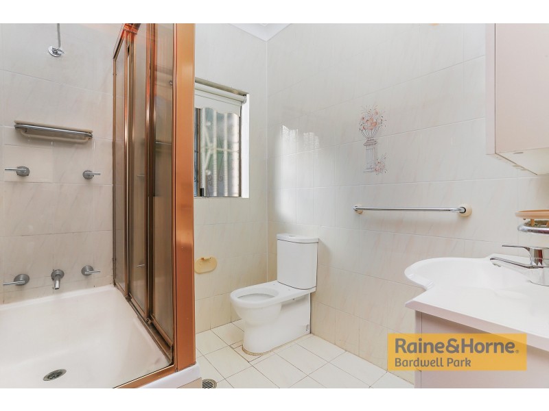 1 Hilltop Street, Kingsgrove NSW 2208