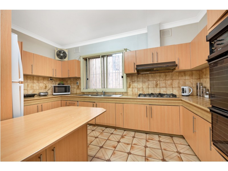 15 Sutherland Street, St Peters NSW 2044