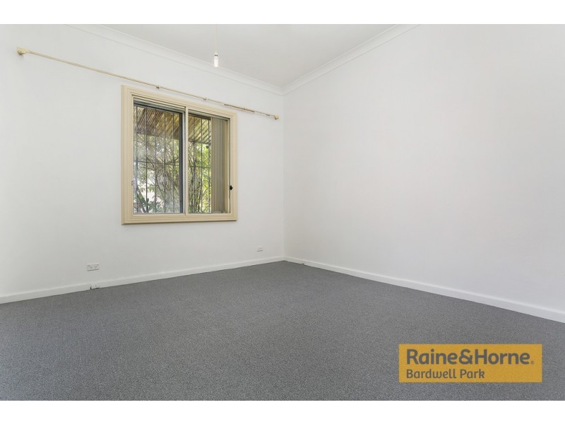 15 Sutherland Street, St Peters NSW 2044