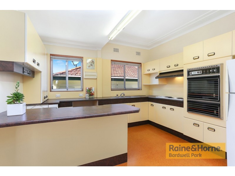 33 Glamis Street, Kingsgrove NSW 2208