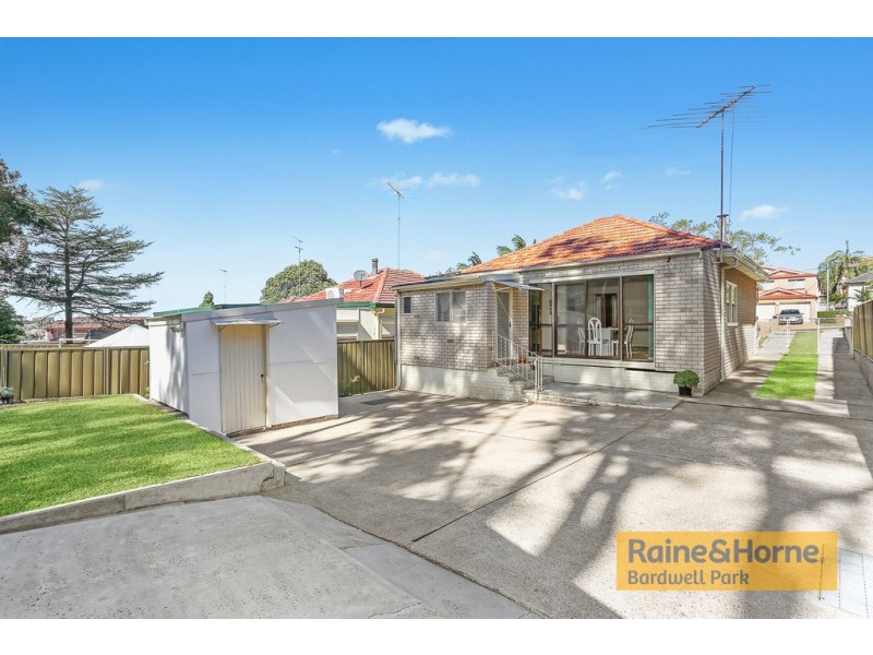 33 Glamis Street, Kingsgrove NSW 2208