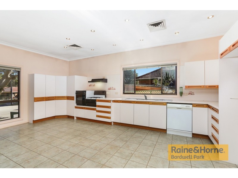 9 Kent Avenue, Roselands NSW 2196