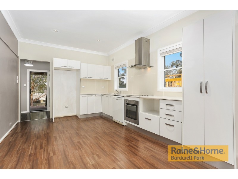 17 Moona Road, Kirrawee NSW 2232